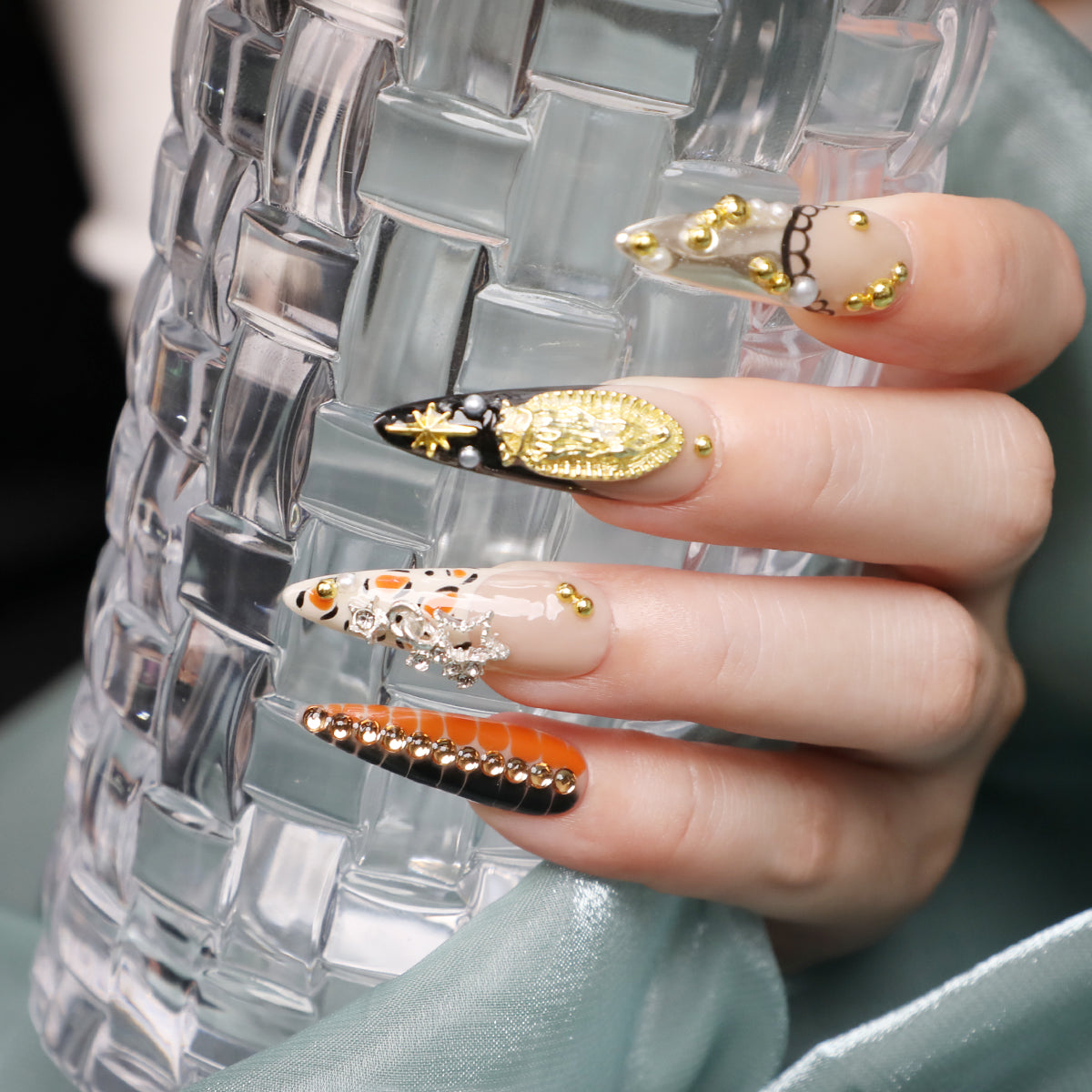 Pearl Reign Press On Nails Gold Stiletto Luxury Handmade Acrylic Press-on Long Nail Set for Elegant Glamorous Look For Dinner Event Party