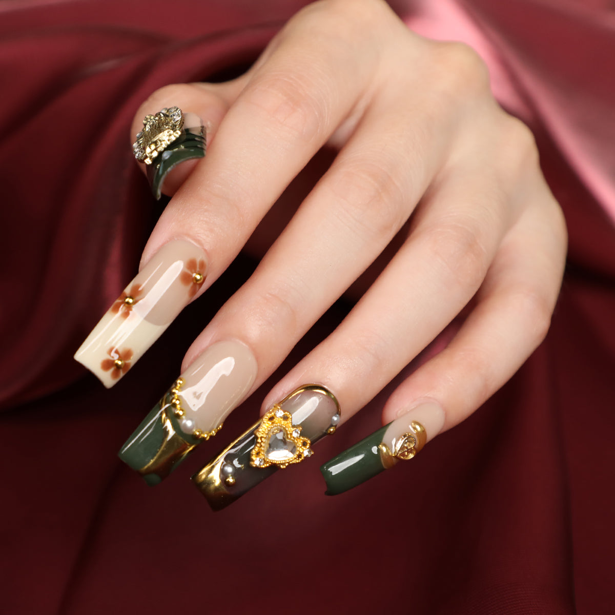 Angelic Stripe Handmade Square Shape Luxury Medium Length Green & Golden Press On Nail Set For Daily Wear Party Dinner