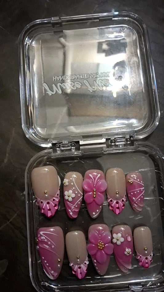 Petal Symphony Faux Ongles en Acrylique Amande