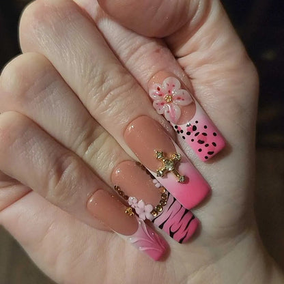 customer Khaleesi review picture of acrylic press on pink nails from musemoodnails