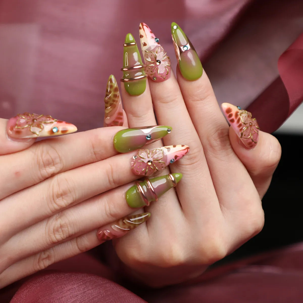 Faux Ongles Faits Main Press-On Wild Glow Stiletto