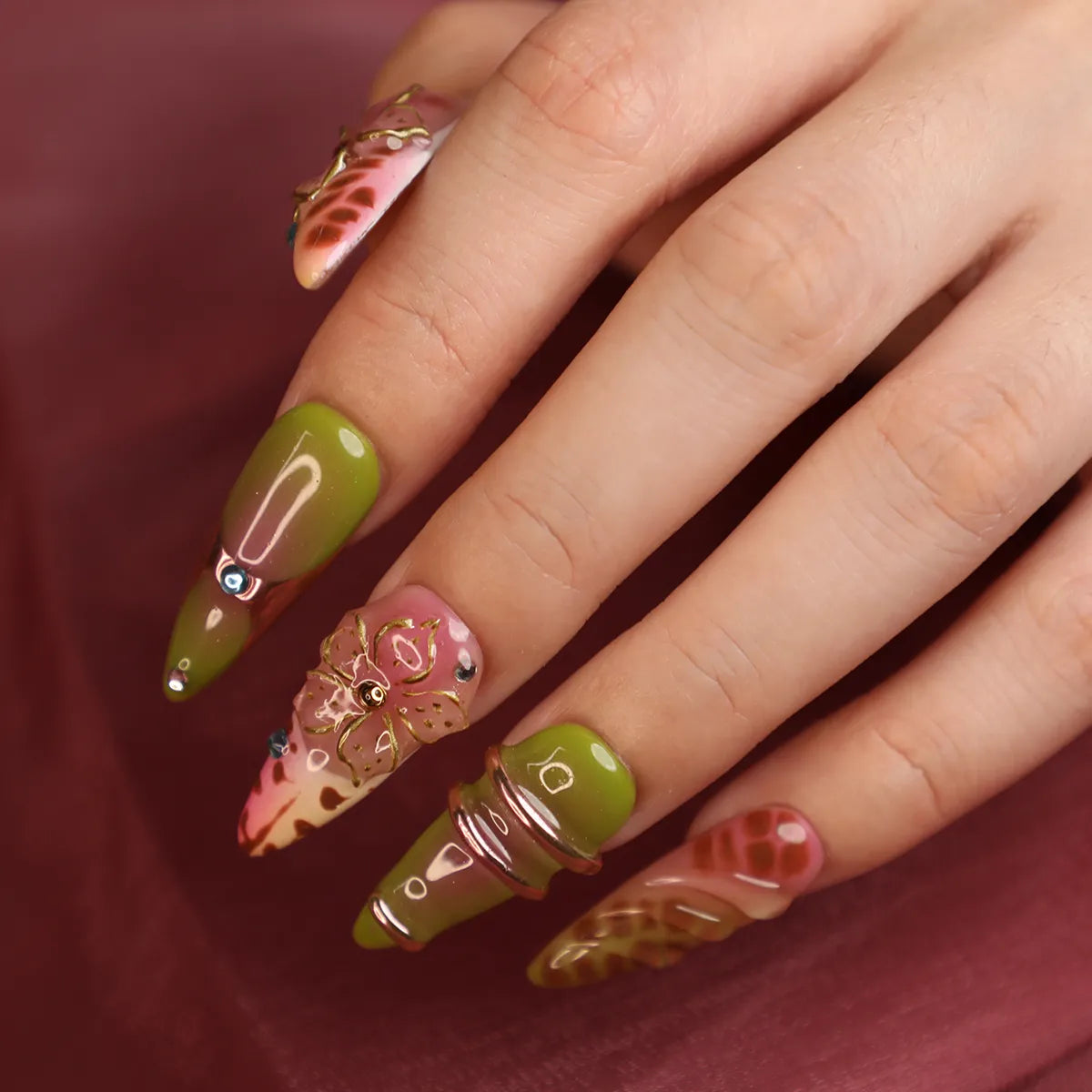 Faux Ongles Faits Main Press-On Wild Glow Stiletto