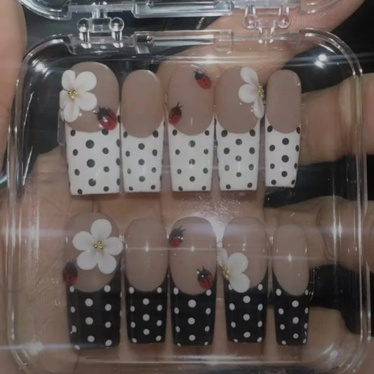 Daisy Dots Acrylic Press On Nails