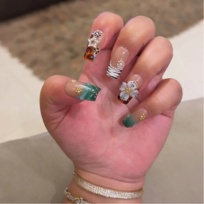 Short square nails review picture from customer of musemoodnails