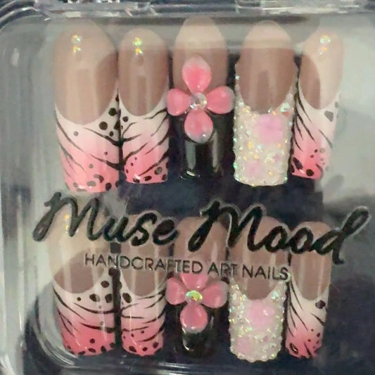 musemoodnails press on nails unboxing picture of pink square nail