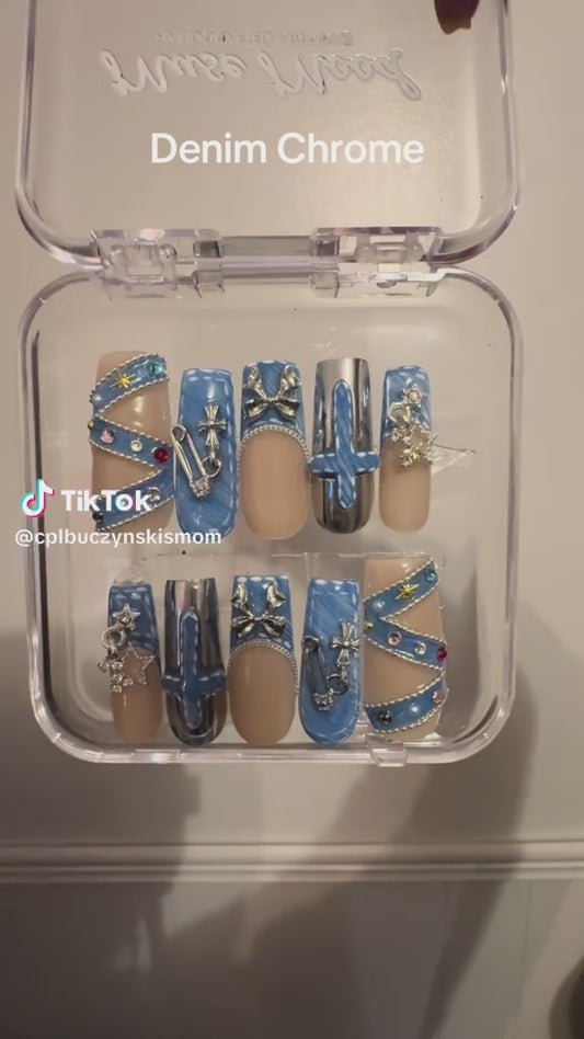 Unboxing and trying on video of musemoodnails blue square nails